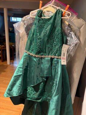 Rare Editions Emerald Green Floral Appliqué High-Low Formal Dress